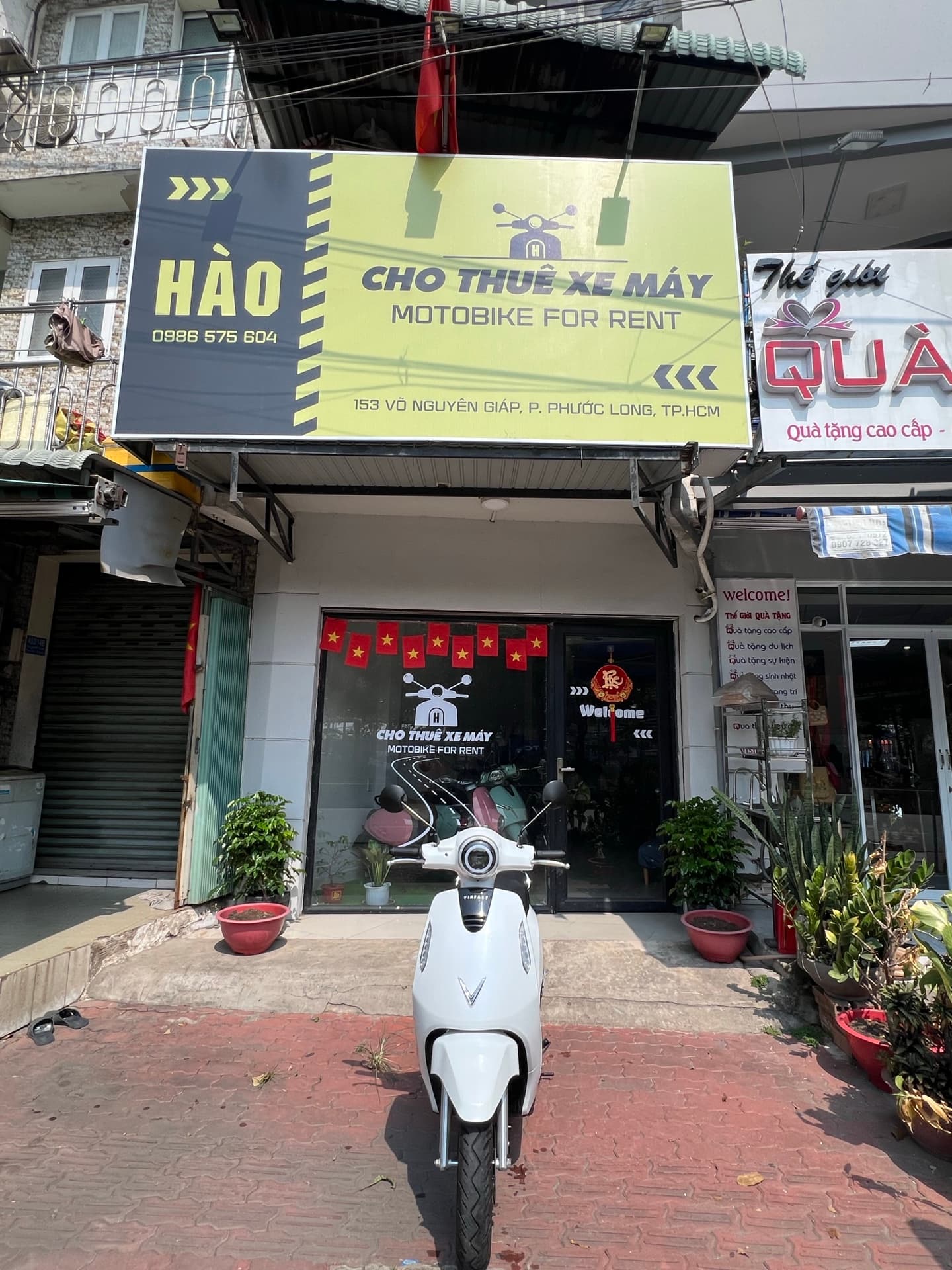 EvoGrand trắng 2025